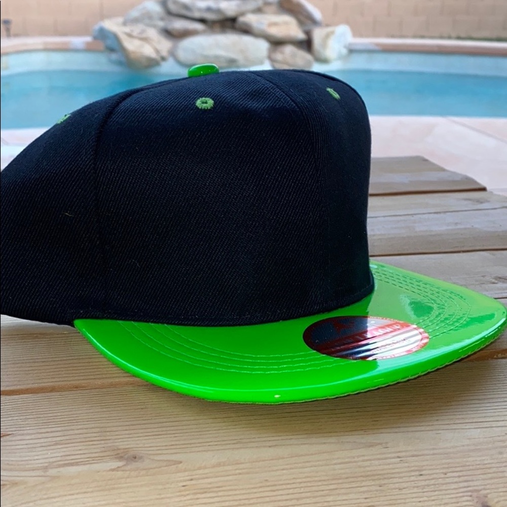 SnapBack Hat Black & Green - Picture 2 of 5